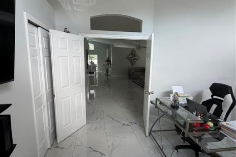 Villa ou maison à vendre à Kissimmee, Floride: 4 chambres, 171.03 m2 № 2227256 - photo 21