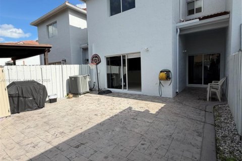 Touwnhouse à louer à Miami, Floride: 3 chambres, 155.89 m2 № 1987538 - photo 8