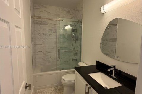 Touwnhouse à louer à Miami, Floride: 3 chambres, 155.89 m2 № 1987538 - photo 14