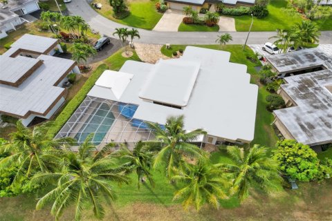 Villa ou maison à vendre à Tamarac, Floride: 3 chambres, 324.88 m2 № 1216168 - photo 1