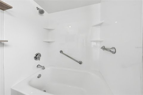 Villa ou maison à vendre à Lakeland, Floride: 3 chambres, 155.8 m2 № 2407115 - photo 10