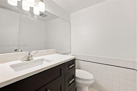 Touwnhouse à louer à Sunrise, Floride: 3 chambres, 156.08 m2 № 2402208 - photo 3