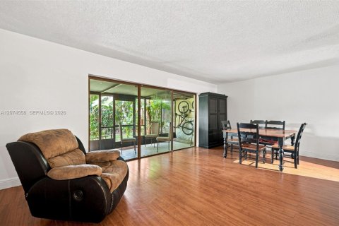 Touwnhouse à louer à Sunrise, Floride: 3 chambres, 156.08 m2 № 2402208 - photo 7