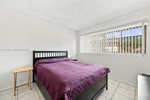 Touwnhouse à louer à Sunrise, Floride: 3 chambres, 156.08 m2 № 2402208 - photo 11