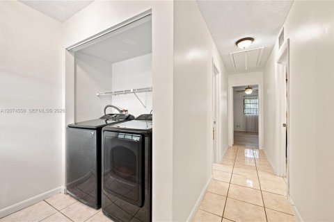 Touwnhouse à louer à Sunrise, Floride: 3 chambres, 156.08 m2 № 2402208 - photo 13
