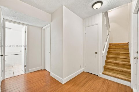 Touwnhouse à louer à Sunrise, Floride: 3 chambres, 156.08 m2 № 2402208 - photo 2