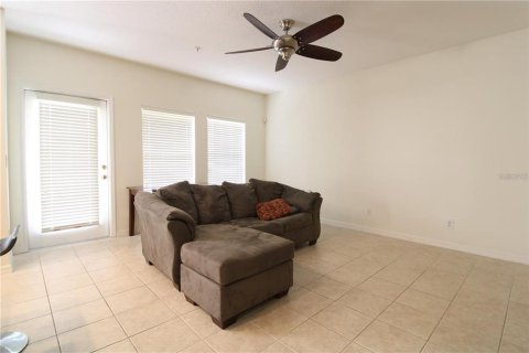 Снять в аренду таунхаус в Орландо, Флорида 3 спальни, 128.76м2, № 1647805 - фото 8