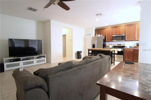 Снять в аренду таунхаус в Орландо, Флорида 3 спальни, 128.76м2, № 1647805 - фото 11