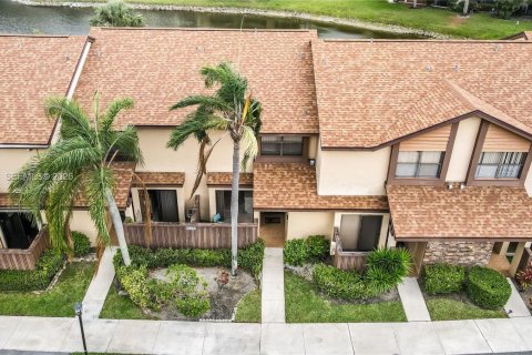 Touwnhouse à vendre à Coconut Creek, Floride: 2 chambres, 124.77 m2 № 2089066 - photo 4