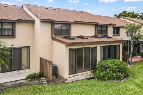 Touwnhouse à vendre à Coconut Creek, Floride: 2 chambres, 124.77 m2 № 2089066 - photo 5