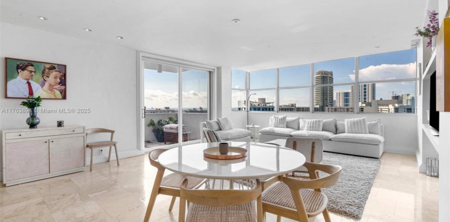 Condominio en Miami Beach, Florida, 2 dormitorios  № 1875451