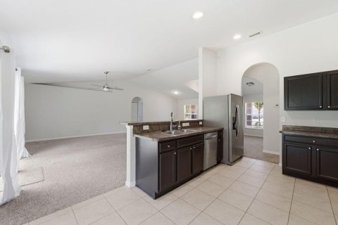 House in Port St. Lucie, Florida 3 bedrooms, 165.37 sq.m. № 2083279 - photo 10