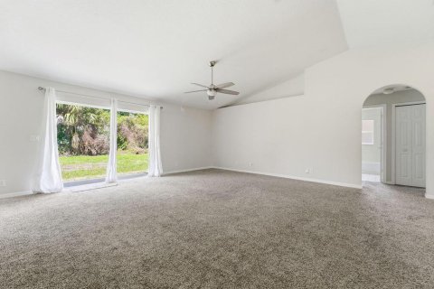 House in Port St. Lucie, Florida 3 bedrooms, 165.37 sq.m. № 2083279 - photo 8