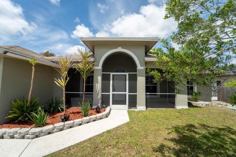 House in Port St. Lucie, Florida 3 bedrooms, 165.37 sq.m. № 2083279 - photo 4