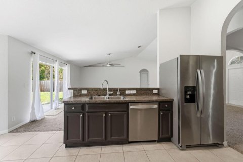 House in Port St. Lucie, Florida 3 bedrooms, 165.37 sq.m. № 2083279 - photo 11