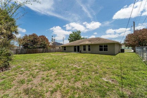 House in Port St. Lucie, Florida 3 bedrooms, 165.37 sq.m. № 2083279 - photo 25
