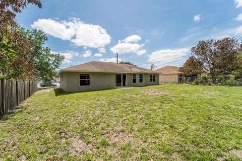 House in Port St. Lucie, Florida 3 bedrooms, 165.37 sq.m. № 2083279 - photo 27