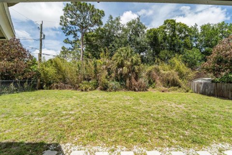 House in Port St. Lucie, Florida 3 bedrooms, 165.37 sq.m. № 2083279 - photo 24