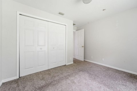 House in Port St. Lucie, Florida 3 bedrooms, 165.37 sq.m. № 2083279 - photo 17