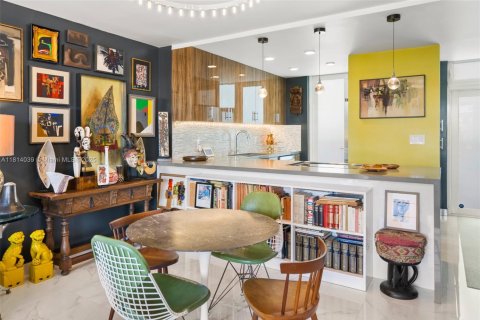 Condo in Miami Beach, Florida, 1 bedroom № 1932695 - photo 8