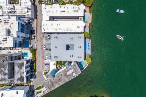Condo in Miami Beach, Florida, 1 bedroom № 1932695 - photo 21