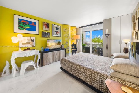 Condo in Miami Beach, Florida, 1 bedroom № 1932695 - photo 11