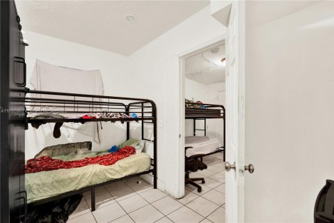 Commercial property in Miami, Florida 200.67 sq.m. № 1714080 - photo 10