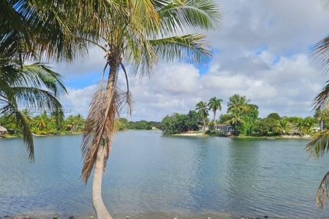 Condo in Miami, Florida, 1 bedroom  № 1991225 - photo 12