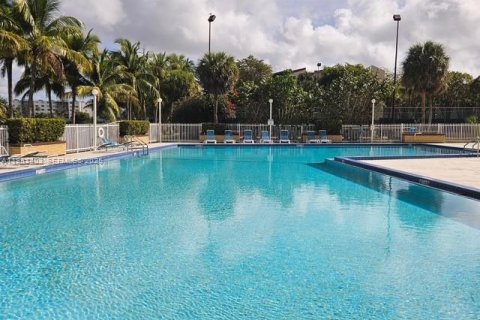 Condo in Miami, Florida, 1 bedroom  № 1991225 - photo 11
