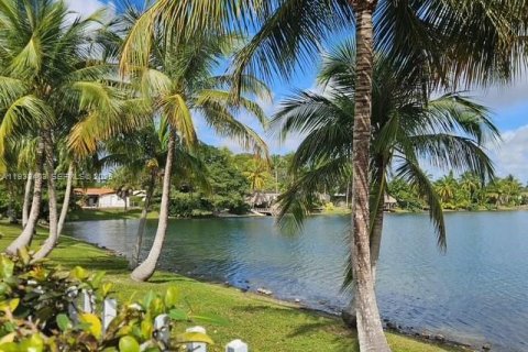 Condo in Miami, Florida, 1 bedroom  № 1991225 - photo 13