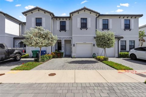 Таунхаус в Хомстед, Флорида 4 спальни, 178м2 № 2031659