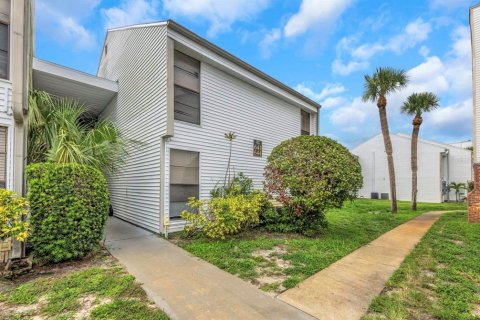 Condo à Tarpon Springs, Floride, 2 chambres  № 2295395