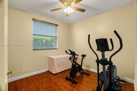 Casa en venta en Coral Springs, Florida, 5 dormitorios, 239.41 m2 № 2030579 - foto 19