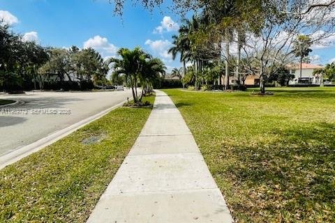 House in Coral Springs, Florida 5 bedrooms, 239.41 sq.m. № 2030579 - photo 15