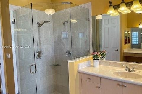 House in Coral Springs, Florida 5 bedrooms, 239.41 sq.m. № 2030579 - photo 12