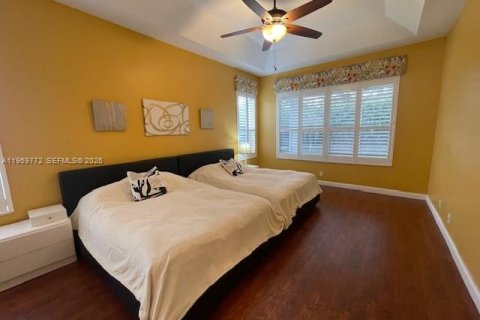 House in Coral Springs, Florida 5 bedrooms, 239.41 sq.m. № 2030579 - photo 8