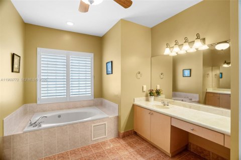 Casa en venta en Coral Springs, Florida, 5 dormitorios, 239.41 m2 № 2030579 - foto 17