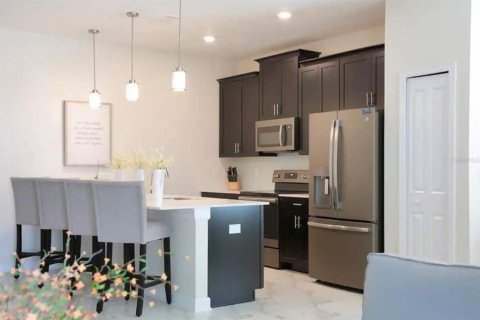 Adosado en alquiler en Kissimmee, Florida, 5 dormitorios, 201.41 m2 № 1879416 - foto 4