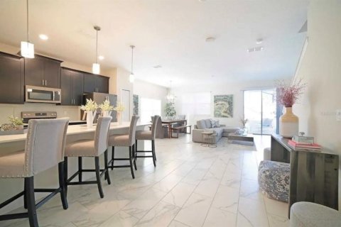 Adosado en alquiler en Kissimmee, Florida, 5 dormitorios, 201.41 m2 № 1879416 - foto 2