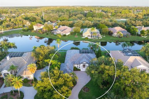 Villa ou maison à vendre à University Park, Floride: 3 chambres, 311.78 m2 № 2418397 - photo 2