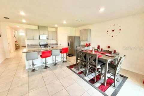 House in Sanford, Florida 4 bedrooms, 169.45 sq.m. № 2267517 - photo 16
