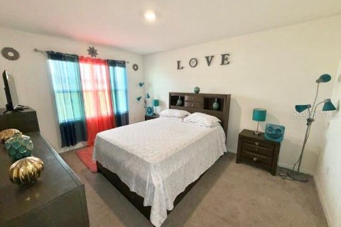 House in Sanford, Florida 4 bedrooms, 169.45 sq.m. № 2267517 - photo 13