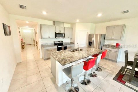 House in Sanford, Florida 4 bedrooms, 169.45 sq.m. № 2267517 - photo 9