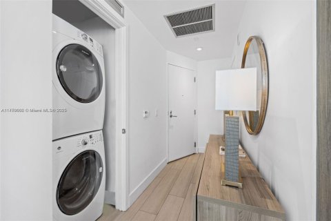 Condominio en venta en Miami, Florida, 2 dormitorios, 98.48 m2 № 2021445 - foto 10