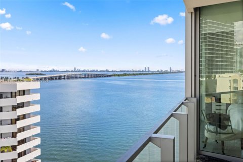 Condominio en Miami, Florida, 2 dormitorios  № 2021445