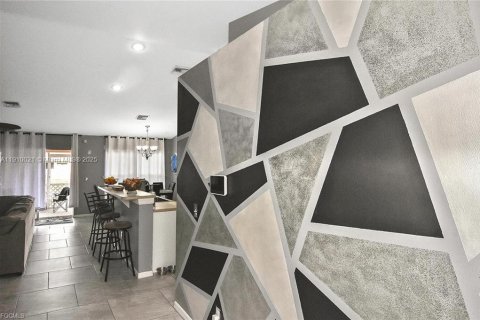 Villa ou maison à vendre à Lehigh Acres, Floride: 3 chambres № 1965629 - photo 3