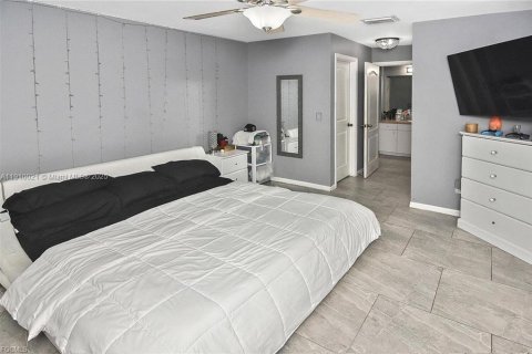 Villa ou maison à vendre à Lehigh Acres, Floride: 3 chambres № 1965629 - photo 7
