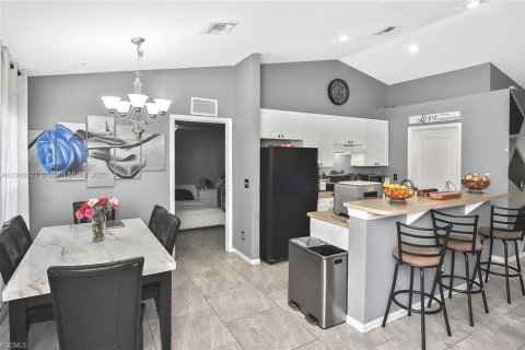 Villa ou maison à vendre à Lehigh Acres, Floride: 3 chambres № 1965629 - photo 13