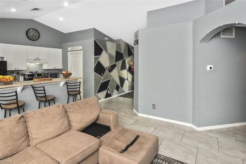 Villa ou maison à vendre à Lehigh Acres, Floride: 3 chambres № 1965629 - photo 4