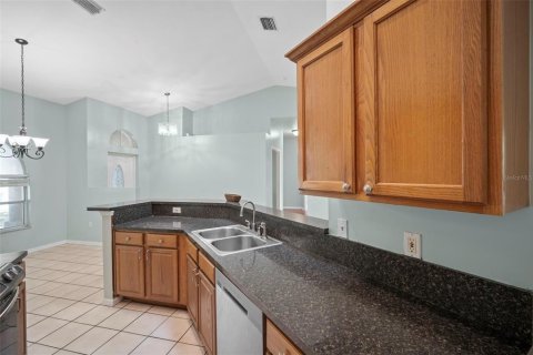 Villa ou maison à vendre à Palm Bay, Floride: 3 chambres, 149.67 m2 № 2289777 - photo 11